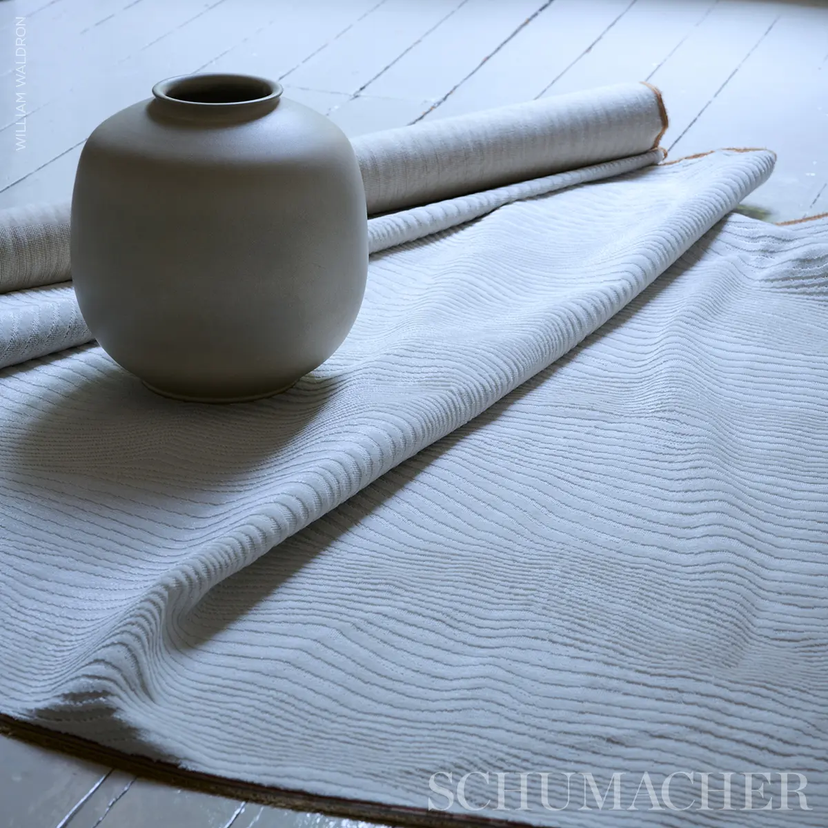 GUNTA CUT VELVET_ IVORY