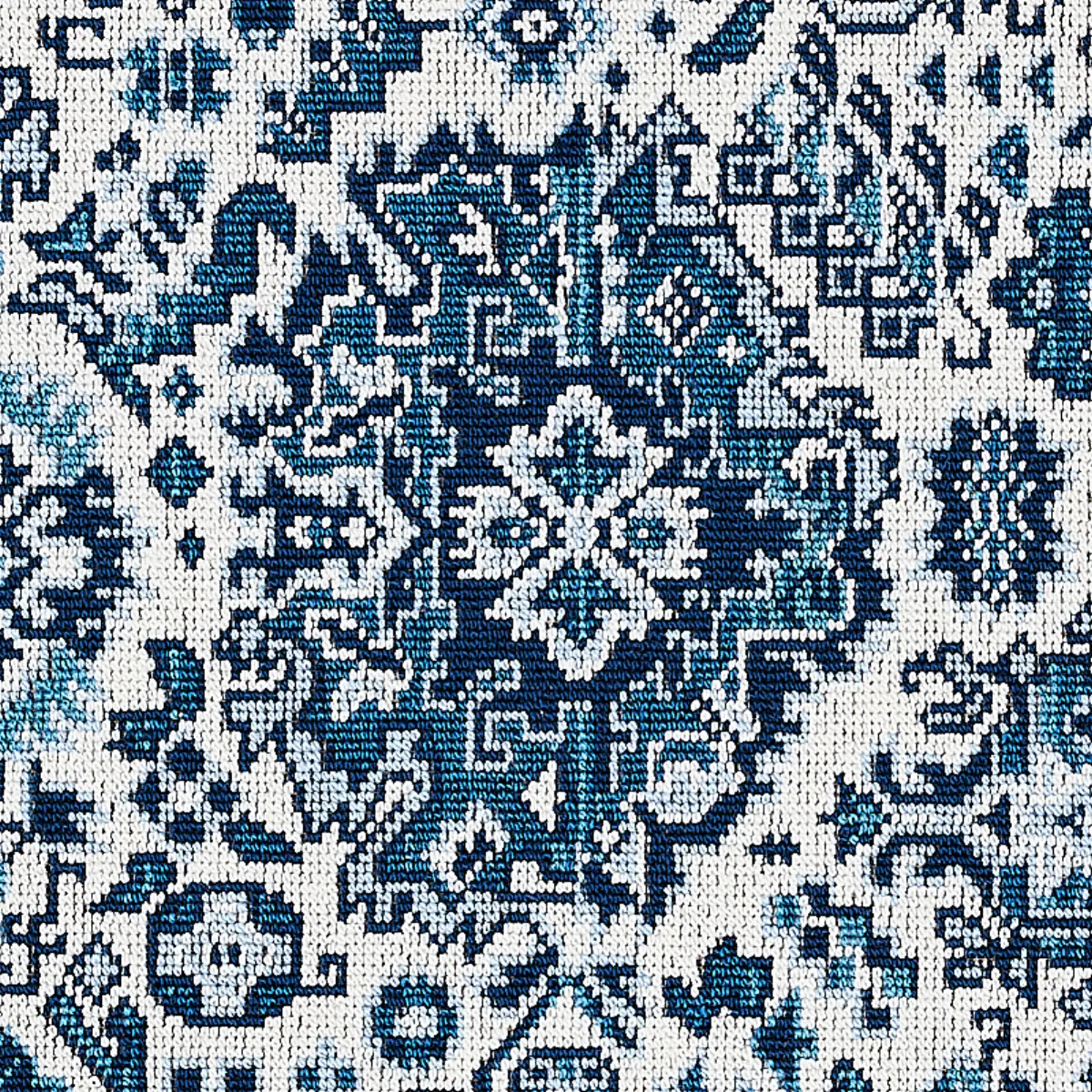 PALLAY ÉPINGLÉ_ PORCELAIN ON IVORY