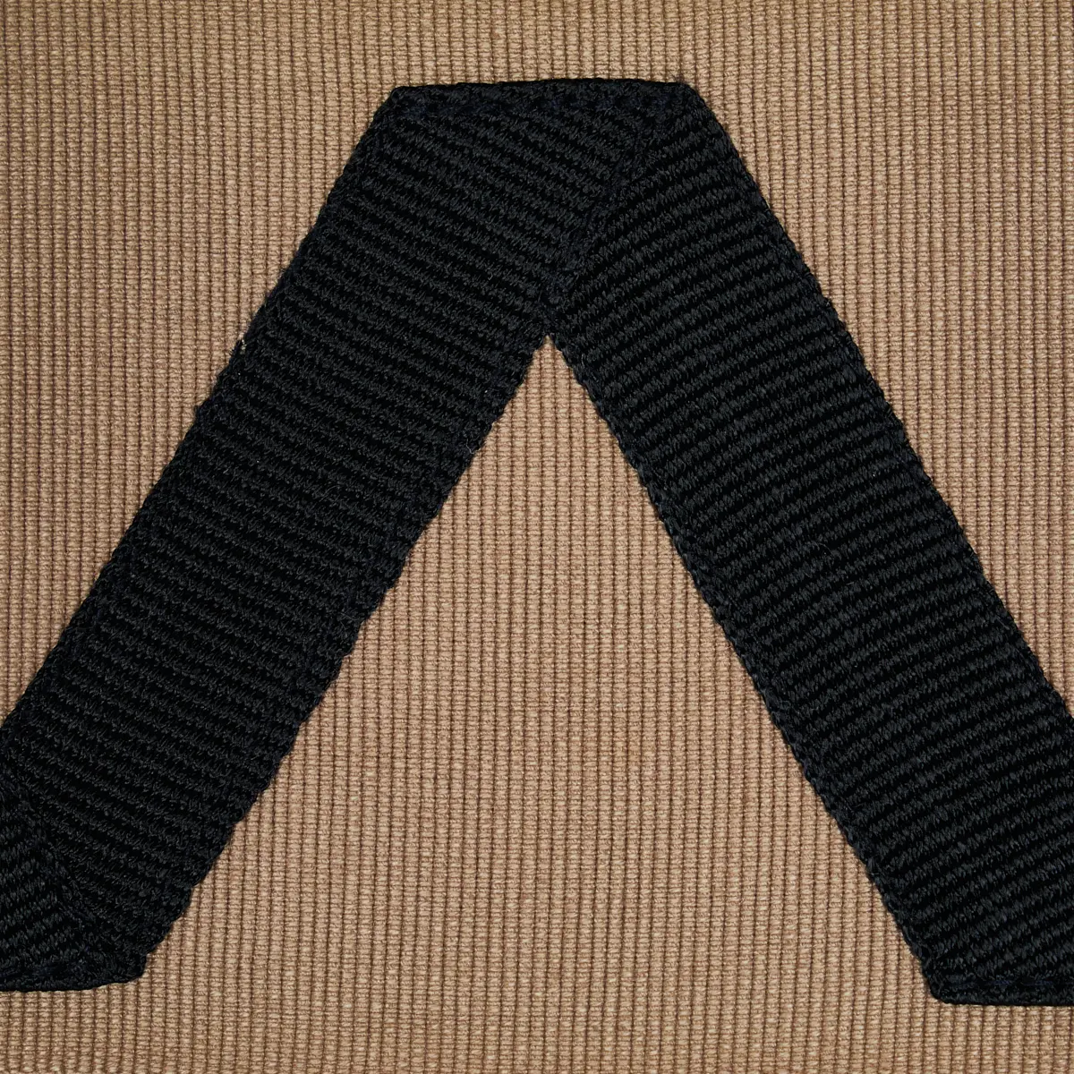 LEGERE APPLIQUÉ TAPE_ BLACK ON SAND