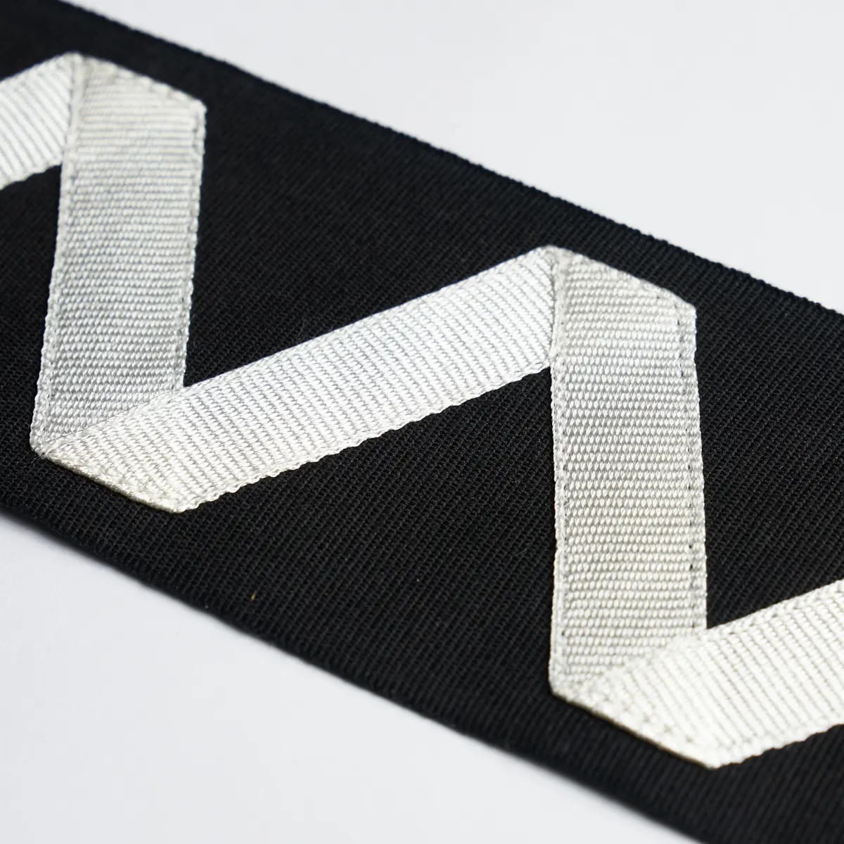 LEGERE APPLIQUÉ TAPE_ IVORY ON BLACK