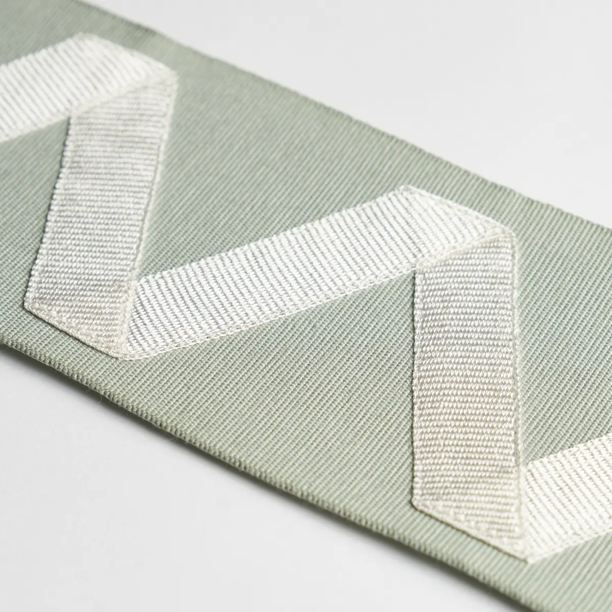 LEGERE APPLIQUÉ TAPE_ IVORY ON SEAGLASS