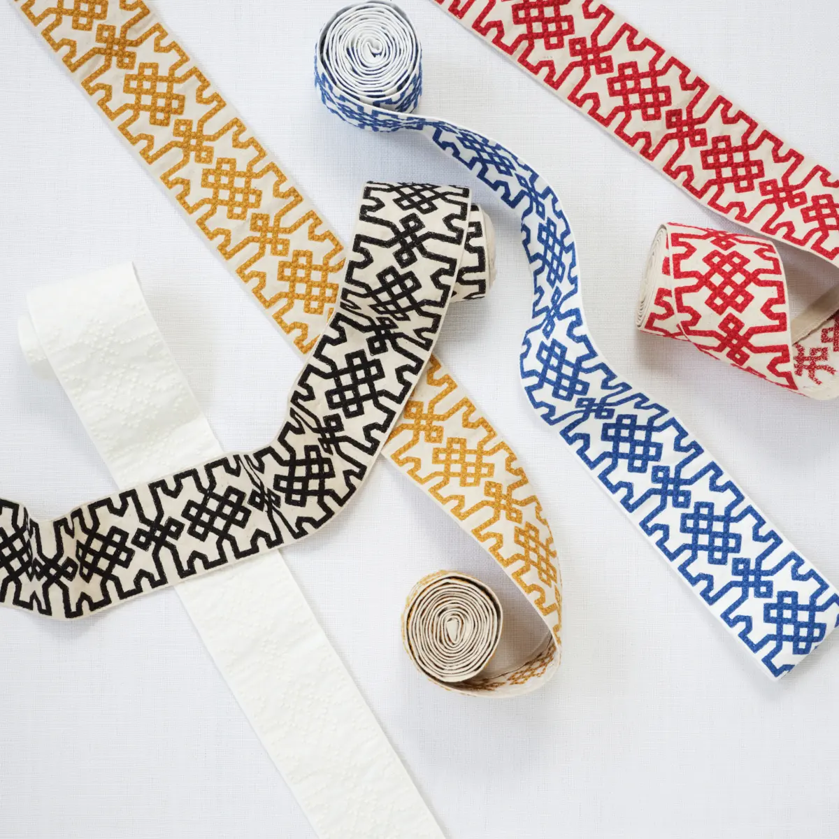 Knotted Trellis Tape_ BLACK ON UNBLEACHED