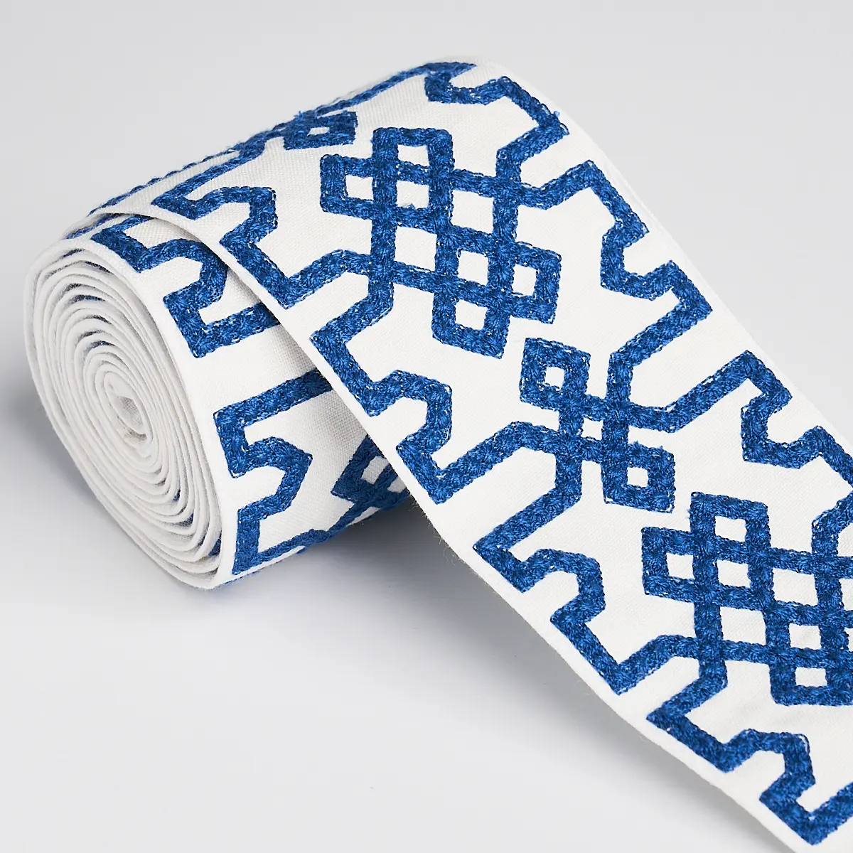 Knotted Trellis Tape_ BLUE ON WHITE
