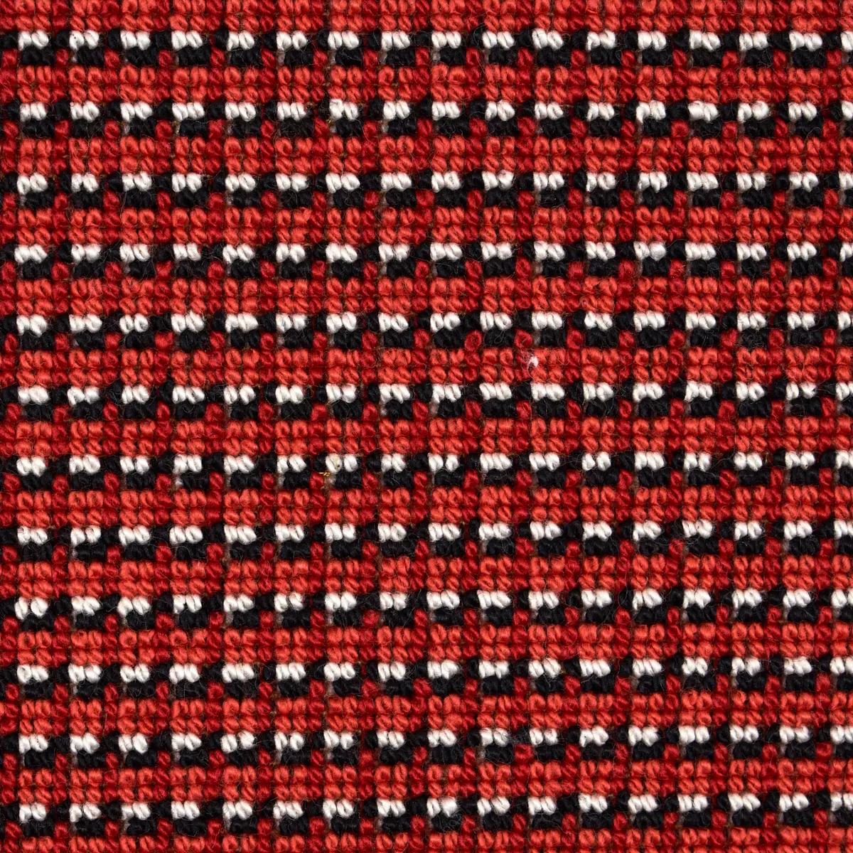 GRUNDA ÉPINGLÉ_ CINNABAR