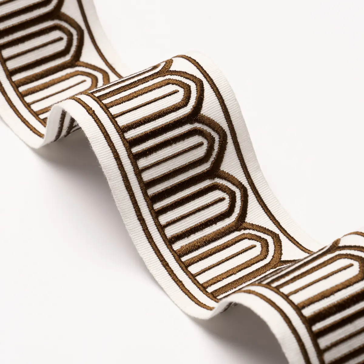 ARCHES EMBROIDERED TAPE MEDIUM_ BROWN