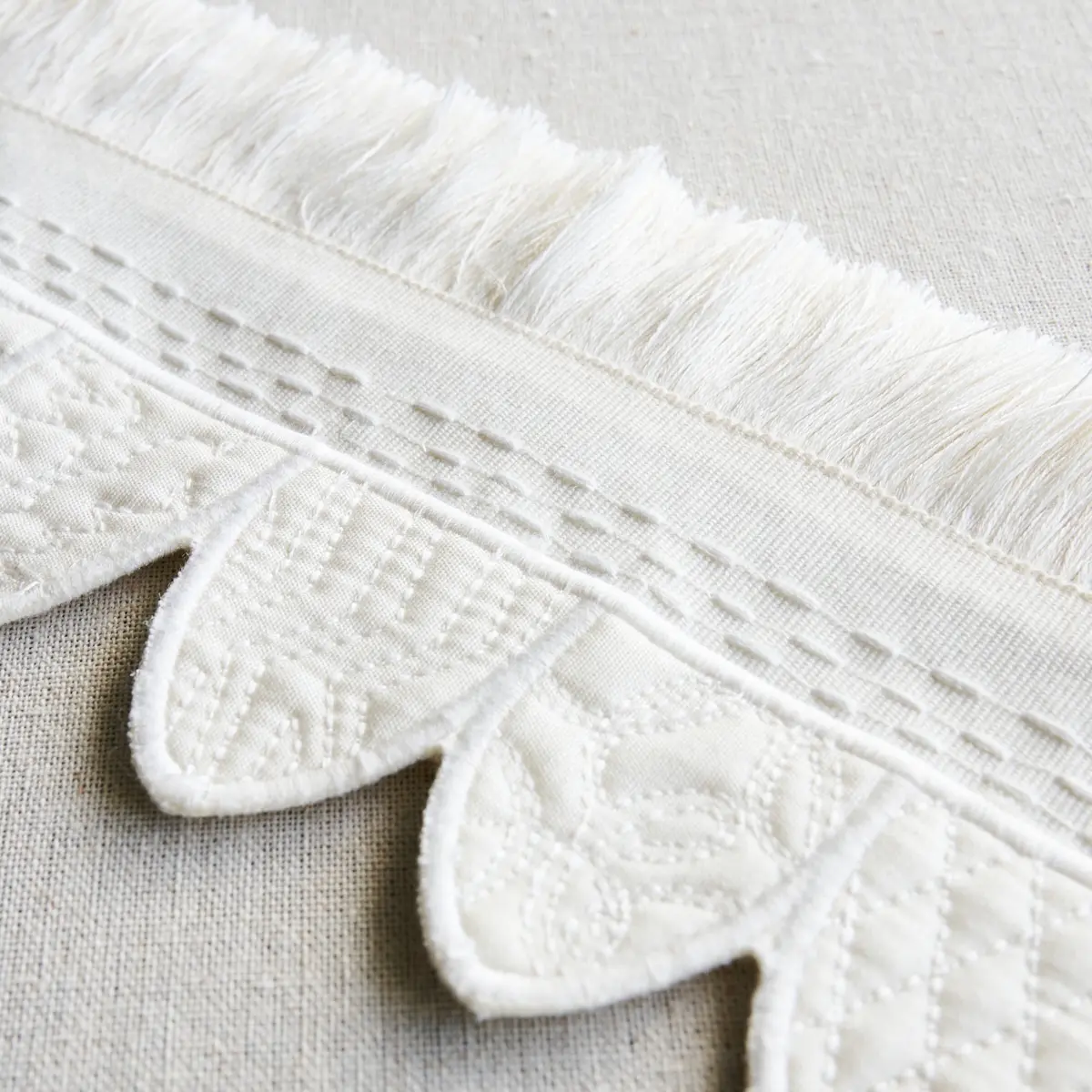 HERALDIC TRIM_ IVORY