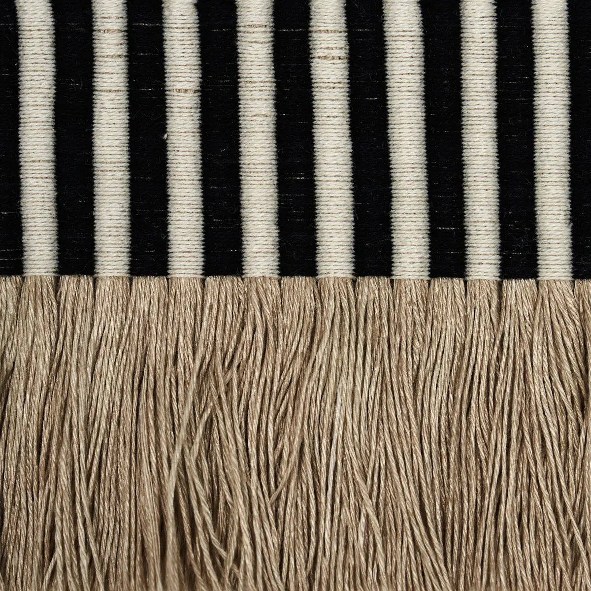 GRAPHIC FRINGE_ BLACK