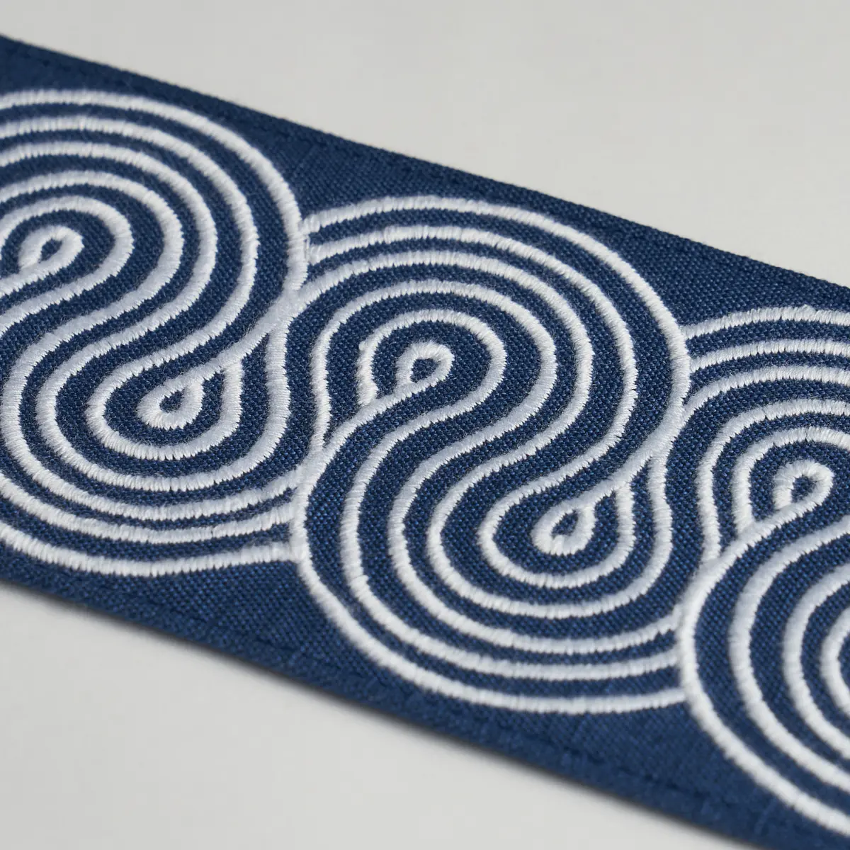 GIRALDI EMBROIDERED TRIM_ WHITE ON NAVY