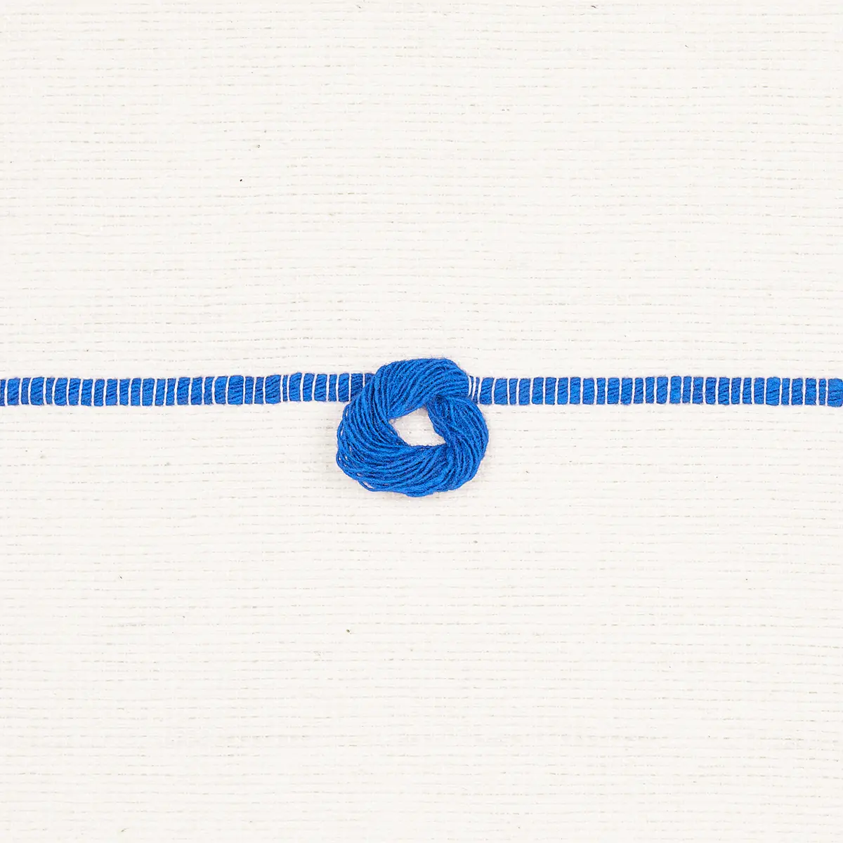 GLOBO KNOTTED HANDWOVEN_ ROYAL BLUE