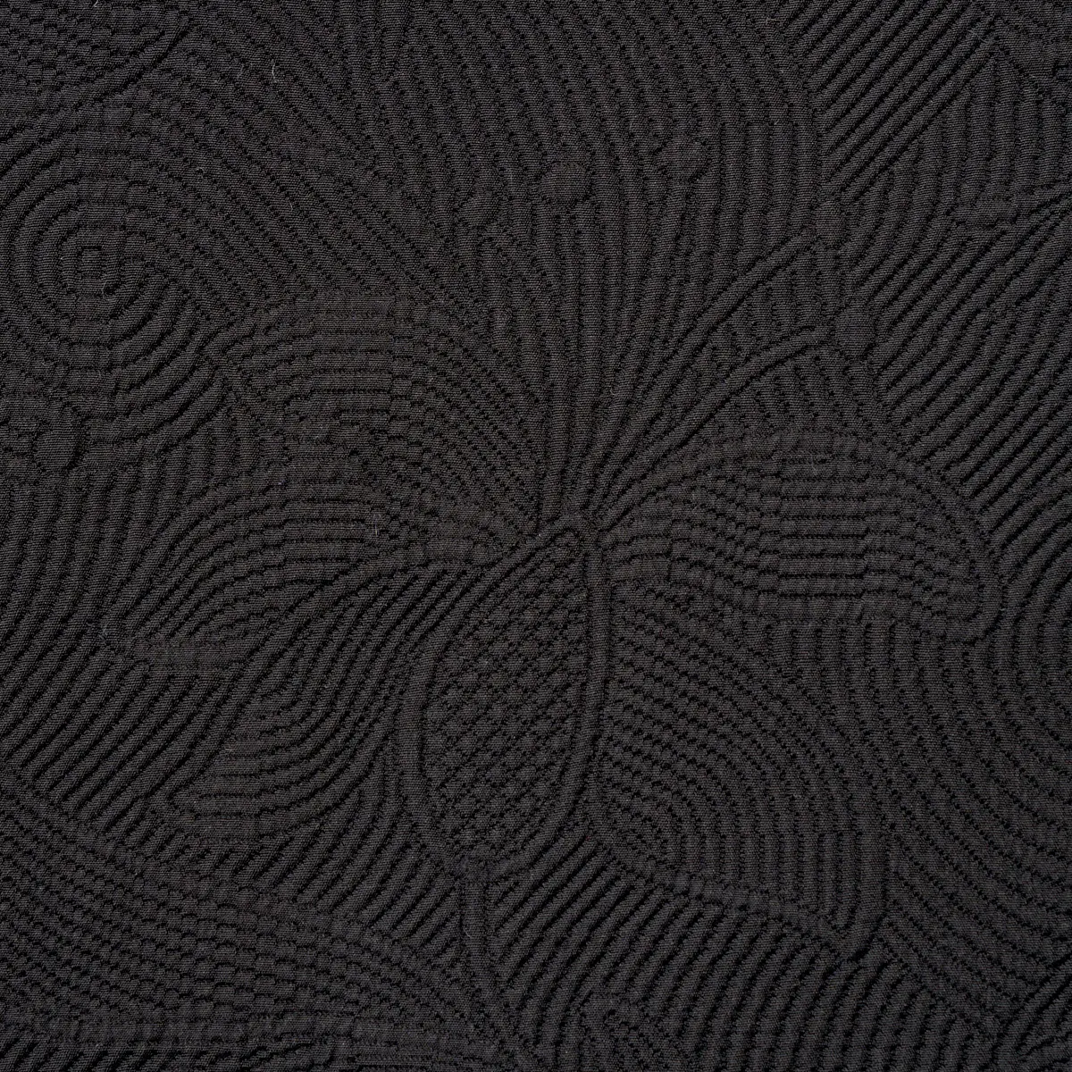 QUILTED SCROLL MATELASSÉ_ PITCH BLACK