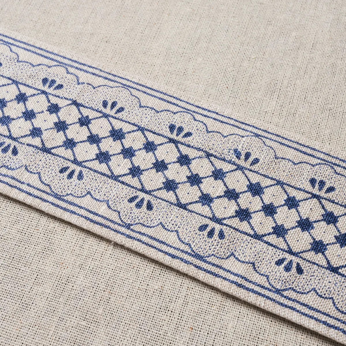 DAVISON SCALLOPED TAPE_ WASHINGTON BLUE