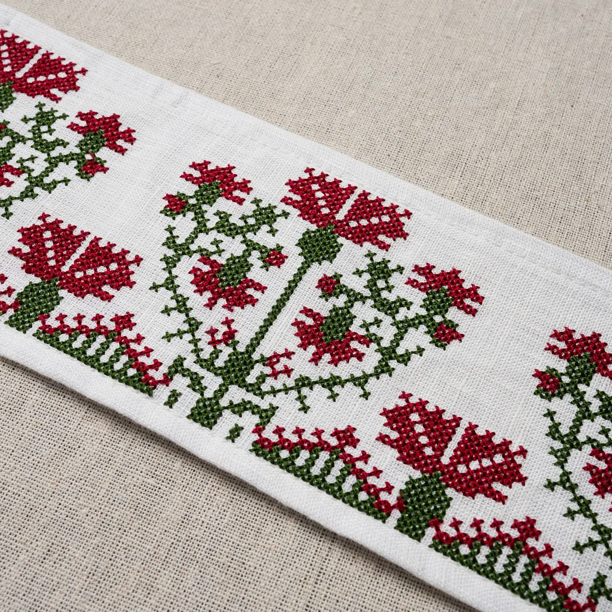 CUSTIS EMBROIDERED TAPE_ CLARET