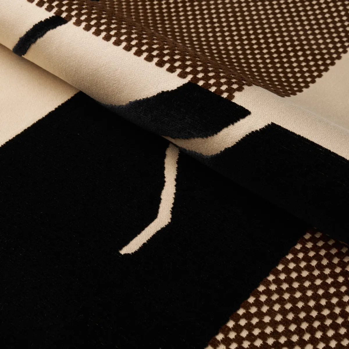 GUSTAVIAN DANCE VELVET_ CHOCOLATE
