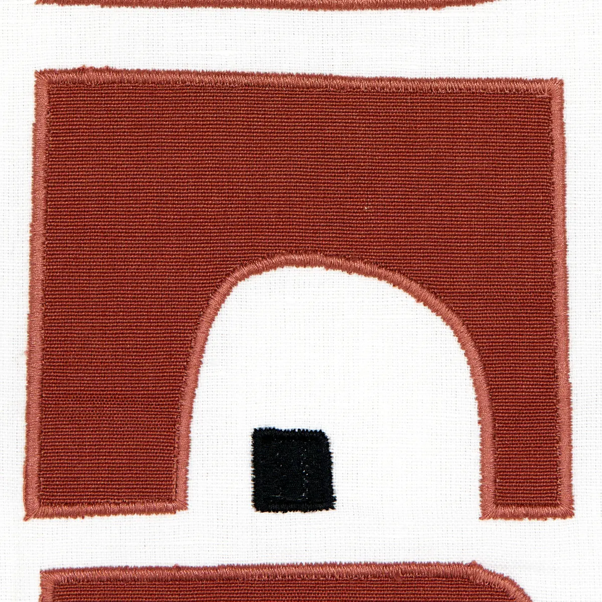 DEN APPLIQUÉ_ CLAY