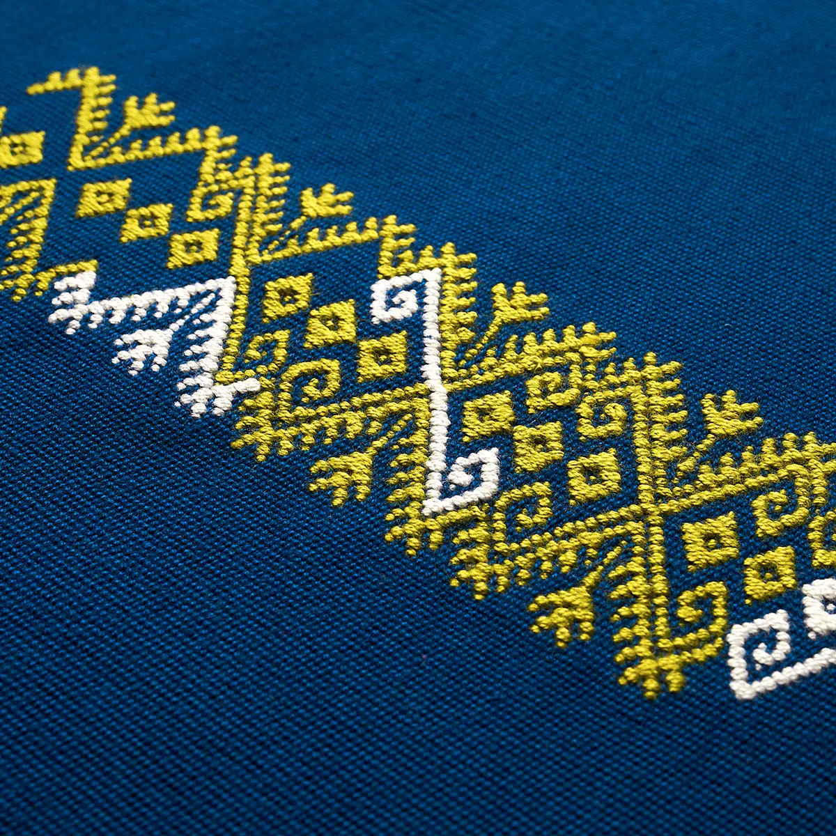BALAMIL HANDWOVEN PANEL_ MULTI ON NAVY