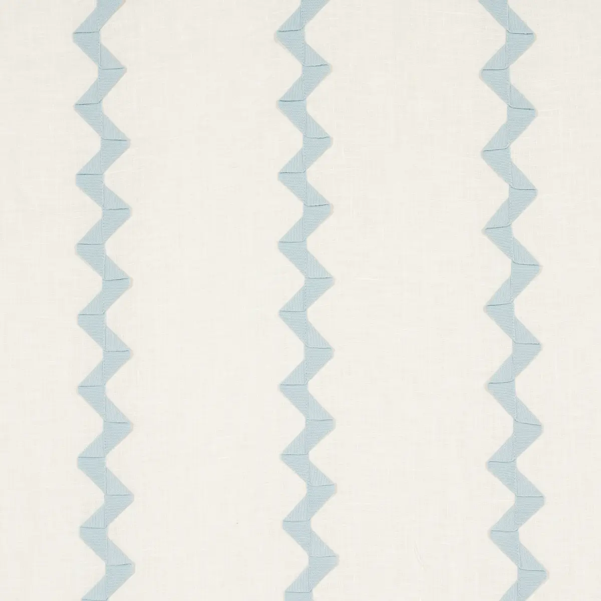 LAZARE APPLIQUÉ_ SKY ON IVORY