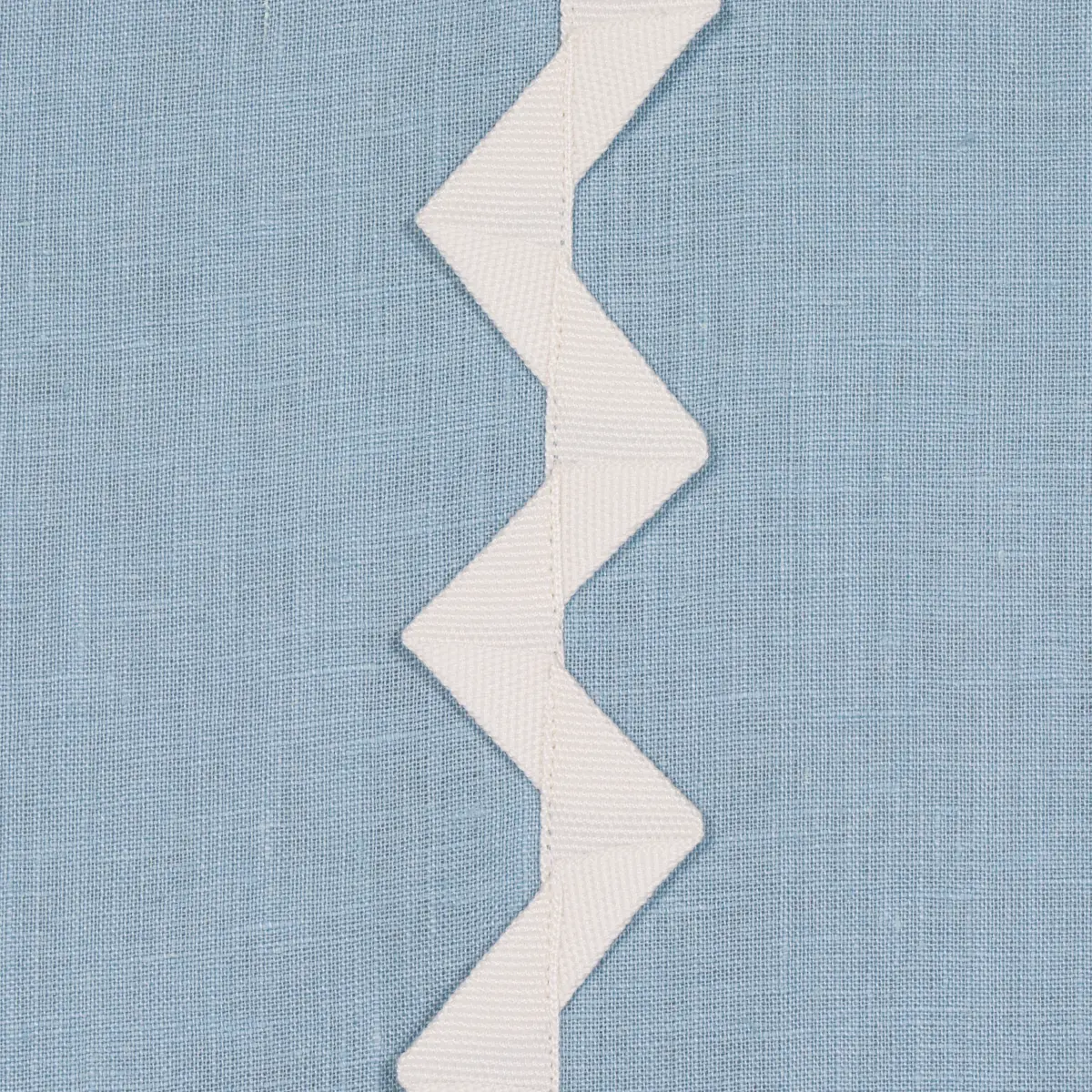 LAZARE APPLIQUÉ_ IVORY ON CHAMBRAY