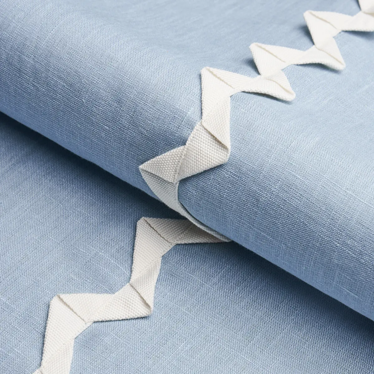 LAZARE APPLIQUÉ_ IVORY ON CHAMBRAY