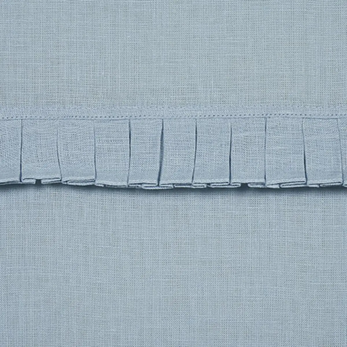 DOROTHY PLEATED LINEN_ CHAMBRAY