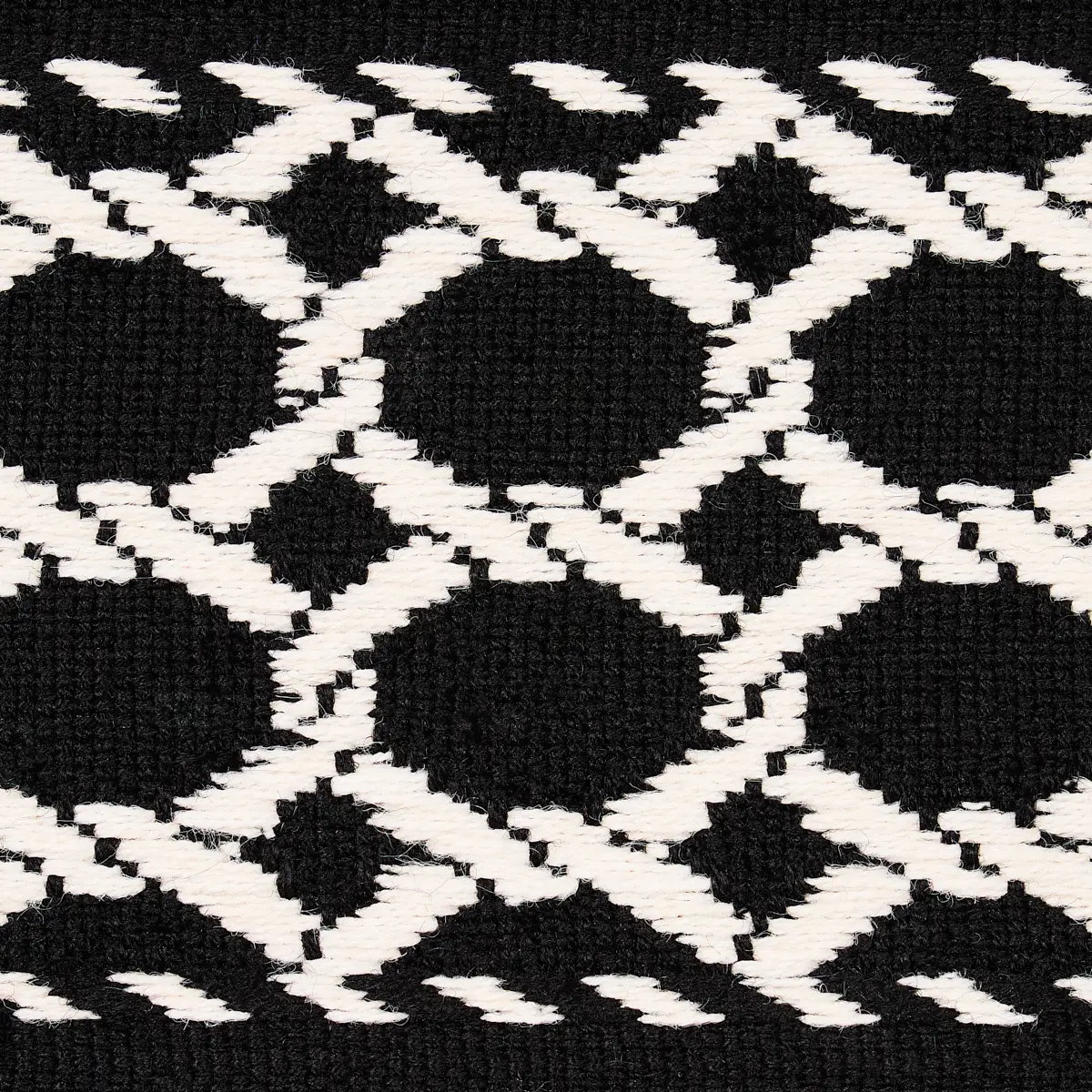 LATTICE INDOOR/OUTDOOR TAPE_ BLACK