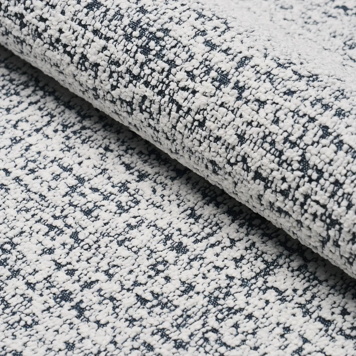 ZUZU INDOOR/OUTDOOR_ WHITE ON NAVY