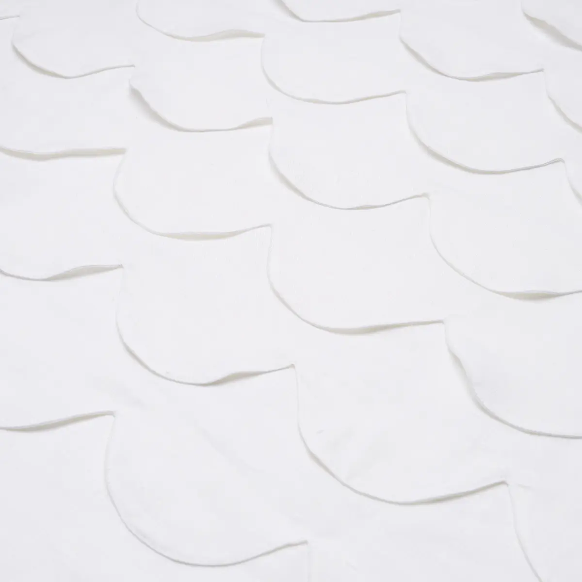 PREP SCHOOL HAND PIECED SCALLOP_ WHITE
