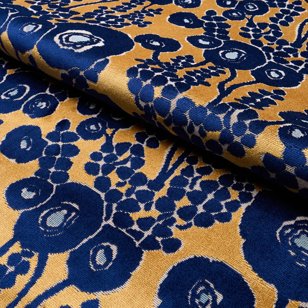 EMELIE VELVET_ SAPPHIRE & GOLD