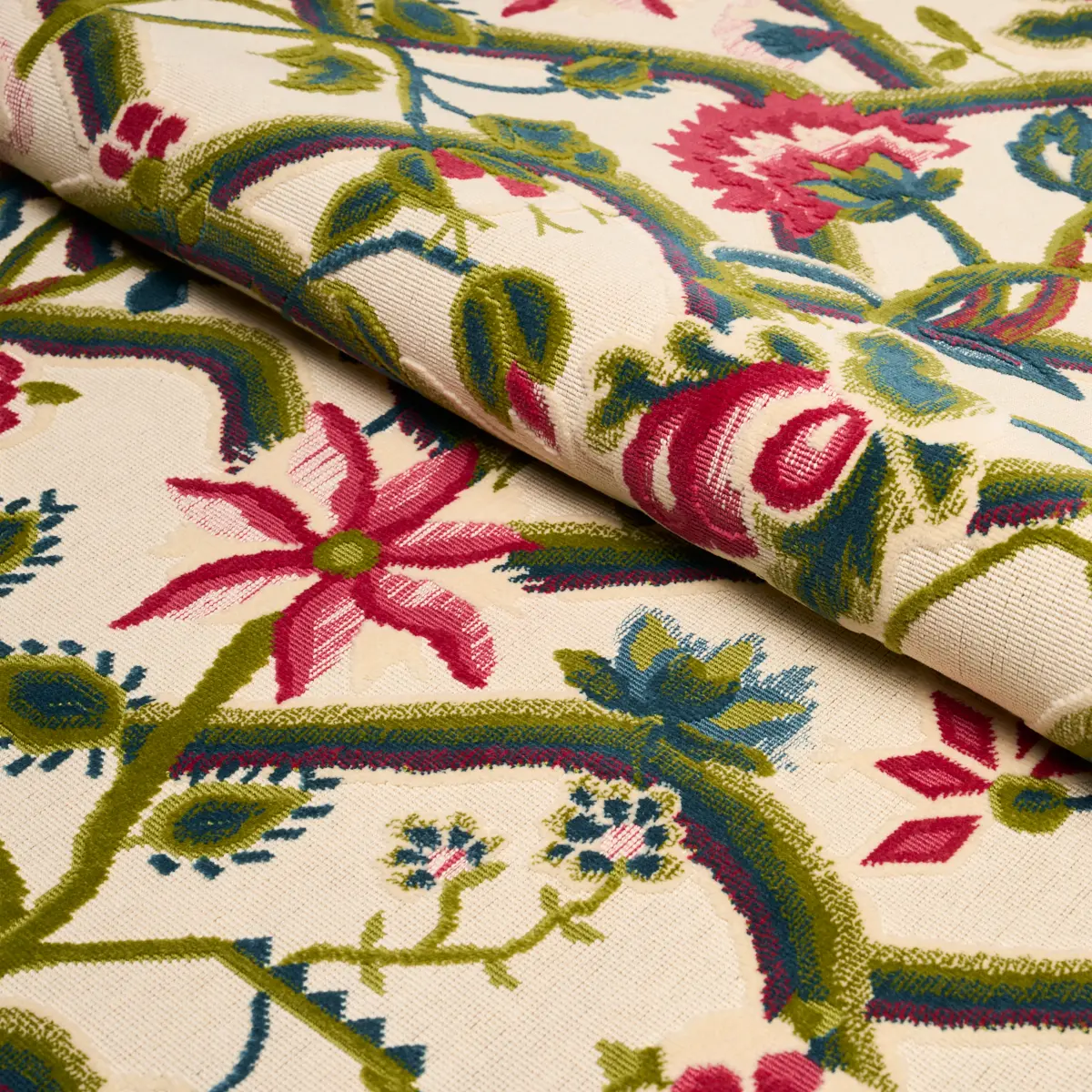 JACOBEAN GARDEN VELVET_ MULBERRY & LEAF