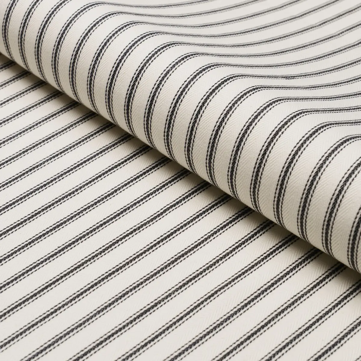 GRIFFIN TICKING STRIPE_ BLACK & WHITE