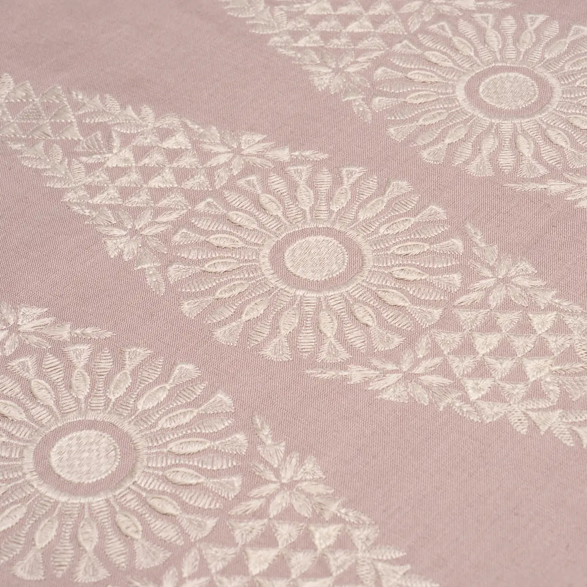 TASMIN EMBROIDERY_ FRENCH LILAC