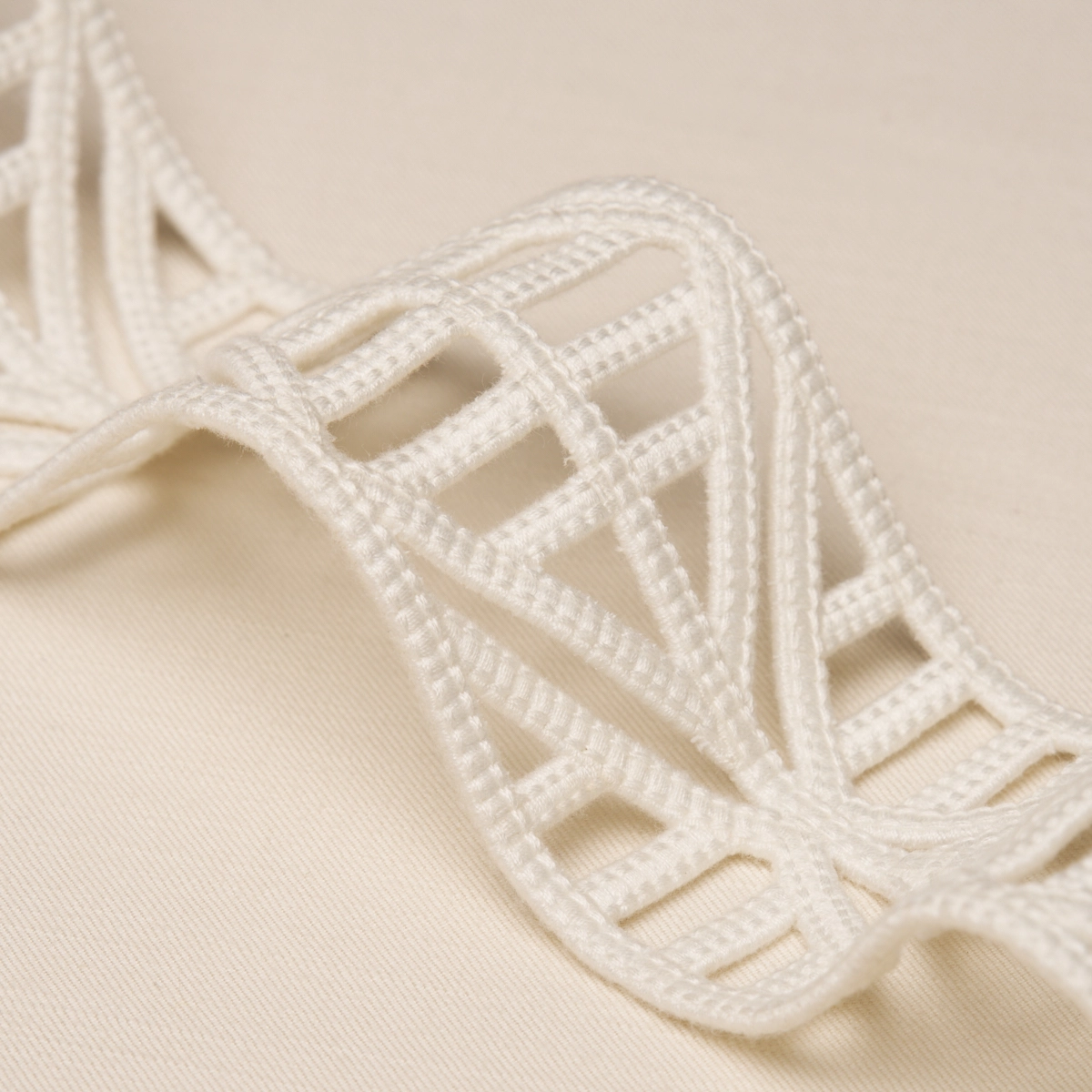 DIAMOND LATTICE_ IVORY