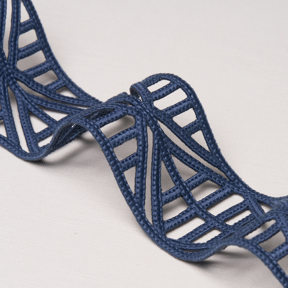 DIAMOND LATTICE_ NAVY