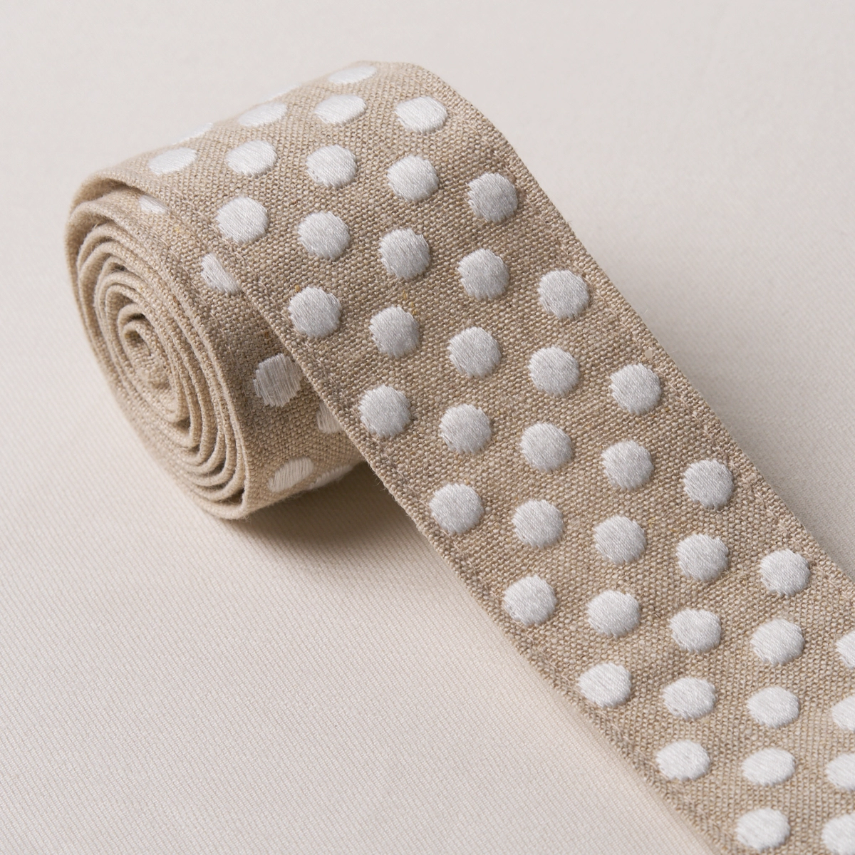 DOTTED EMBROIDERED TAPE_ NATURAL