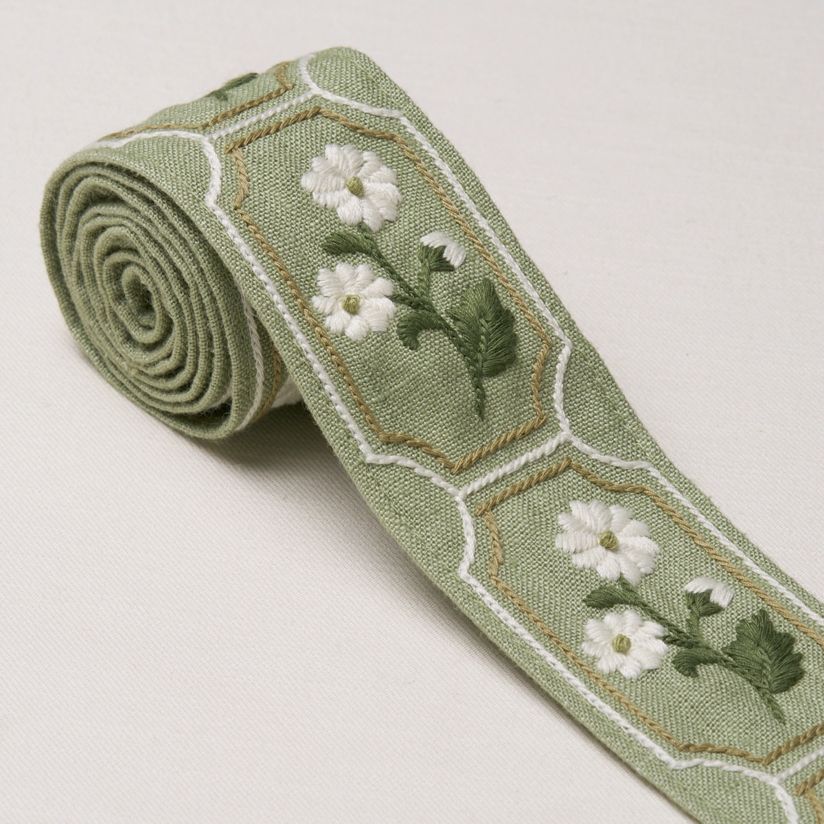 JOLIE HAND EMBROIDERED TAPE_ GREEN