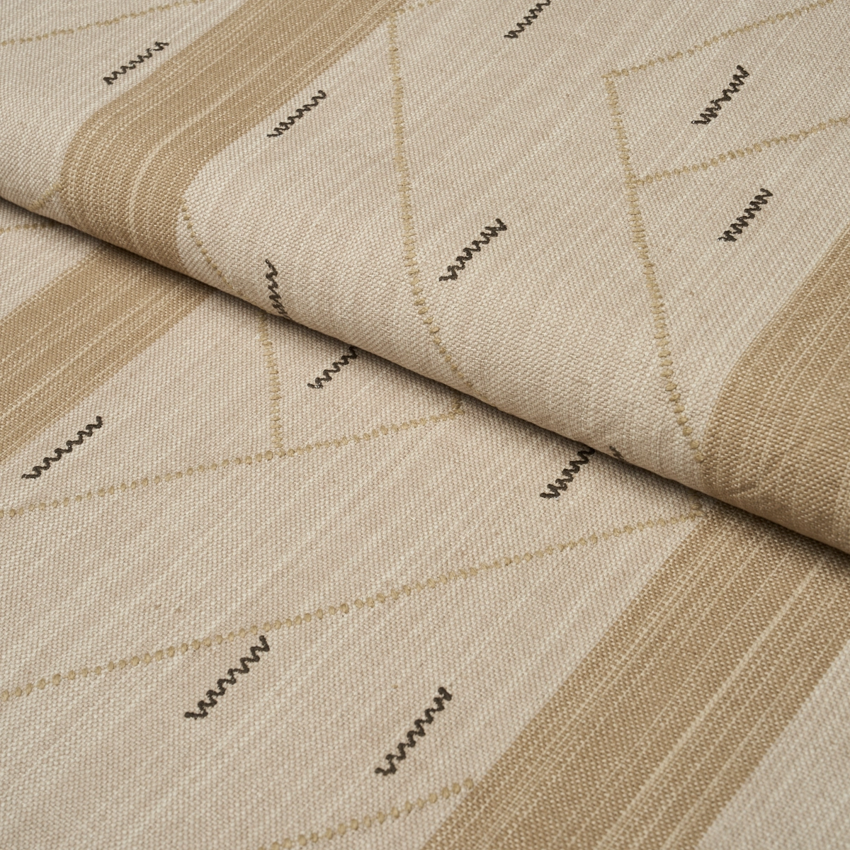 KAPANGA EMBROIDERY_ OAT