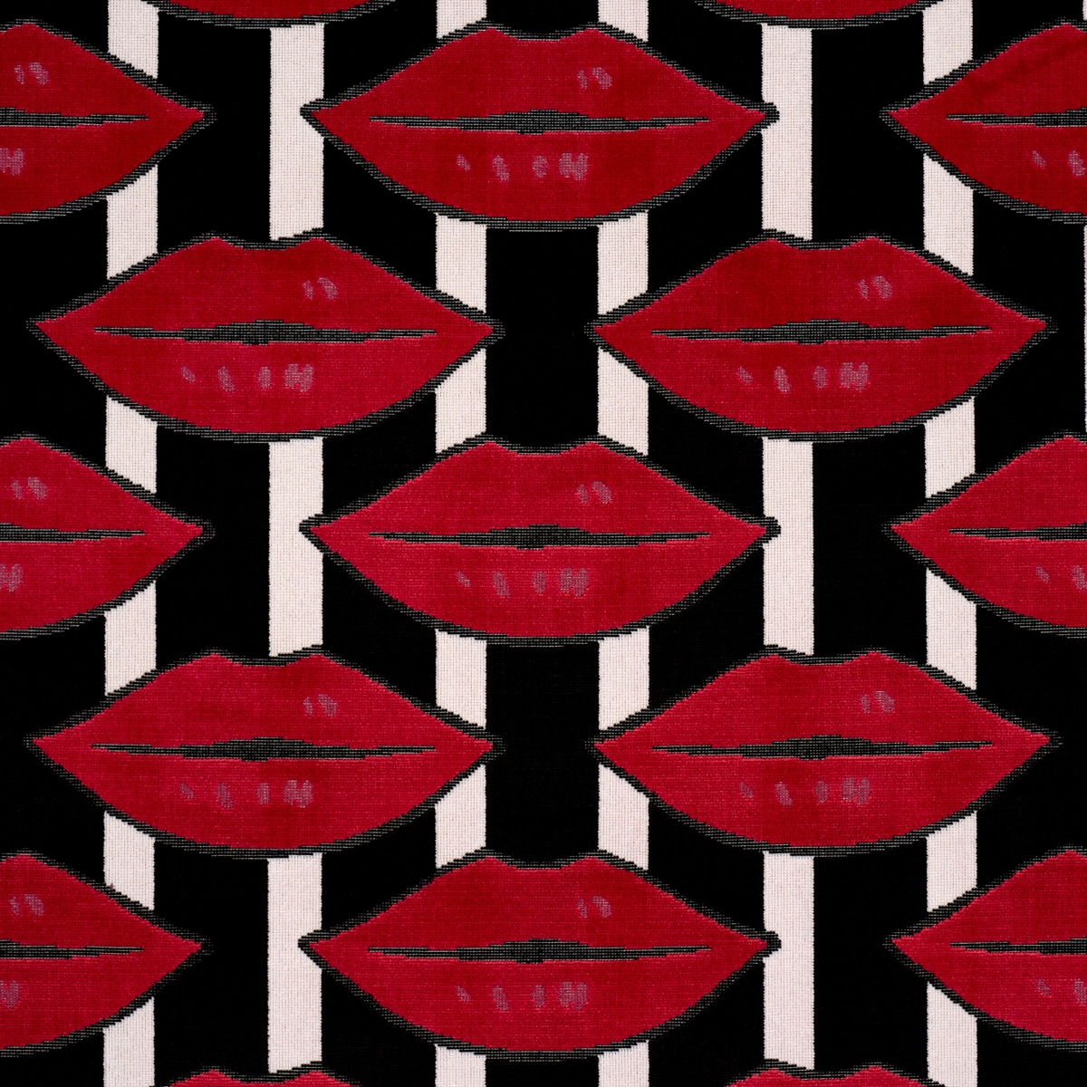 AMUSE BOUCHE_ LIPSTICK RED