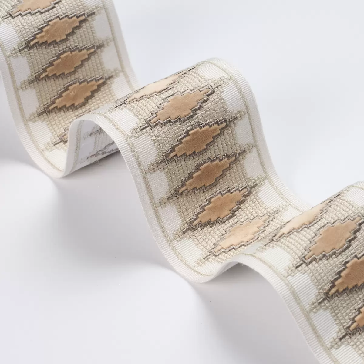 MIREILLE VELVET TAPE_ NEUTRAL