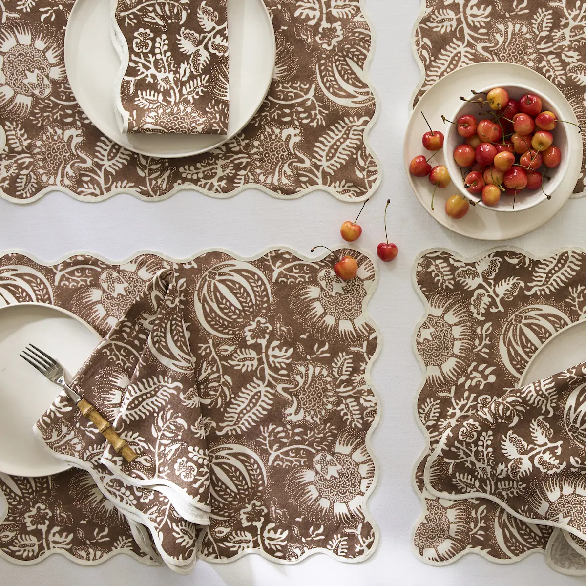 Granada Tablecloth_ THISTLE