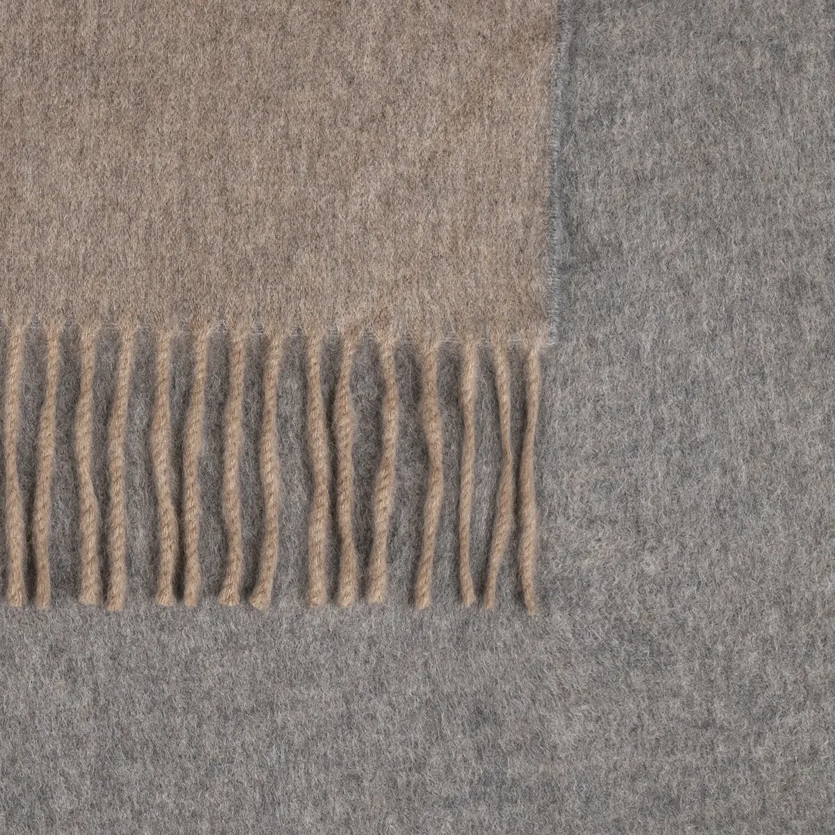 Paley Throw_ FLANNEL GREY/NATURAL