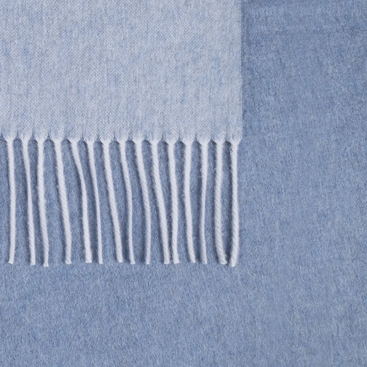 Paley Throw_ HAZY BLUE/SKY