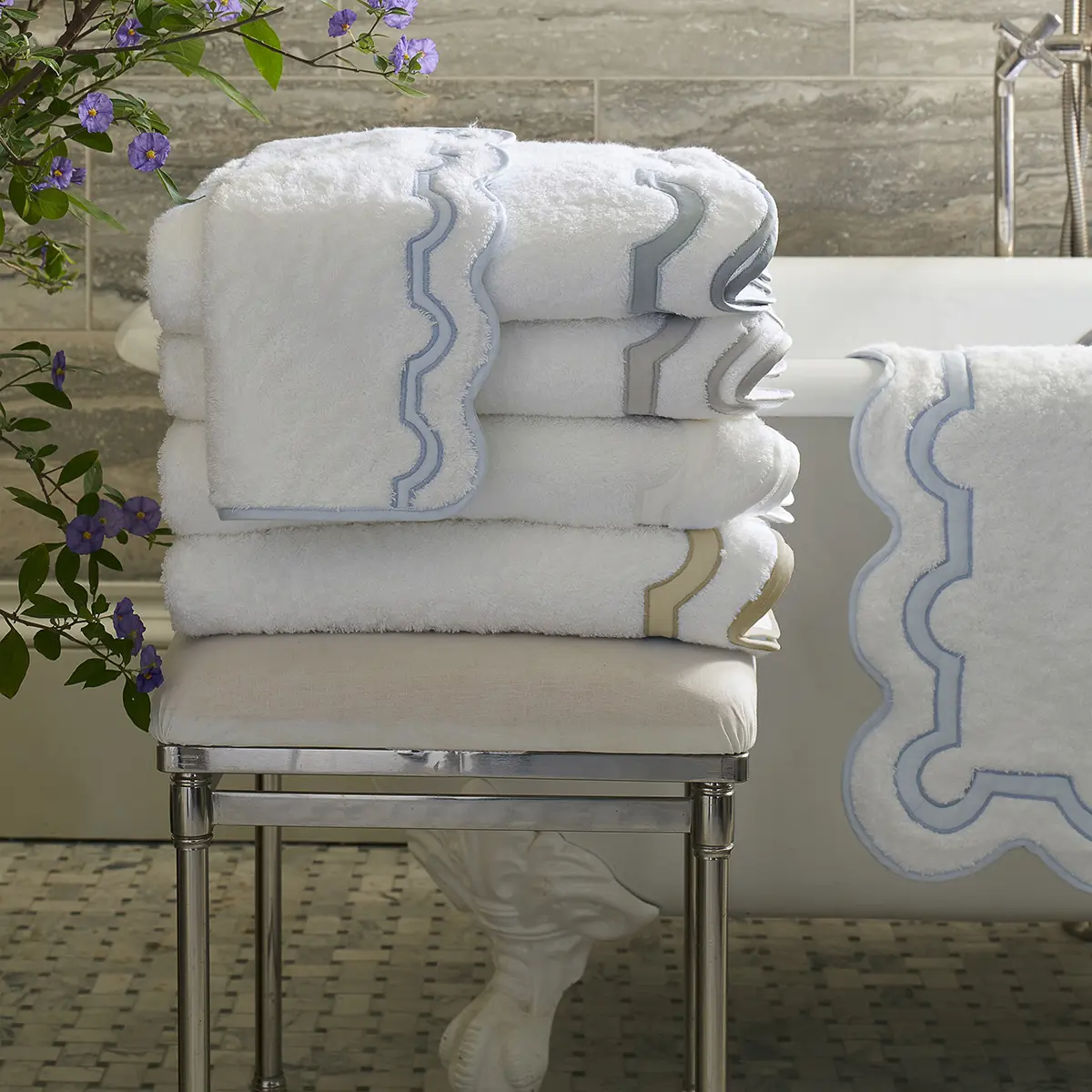 Mirasol Bath_ CHAMPAGNE
