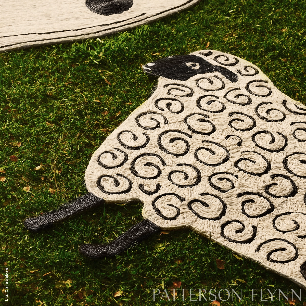 Sueño Rug_ NATURAL/BLACK