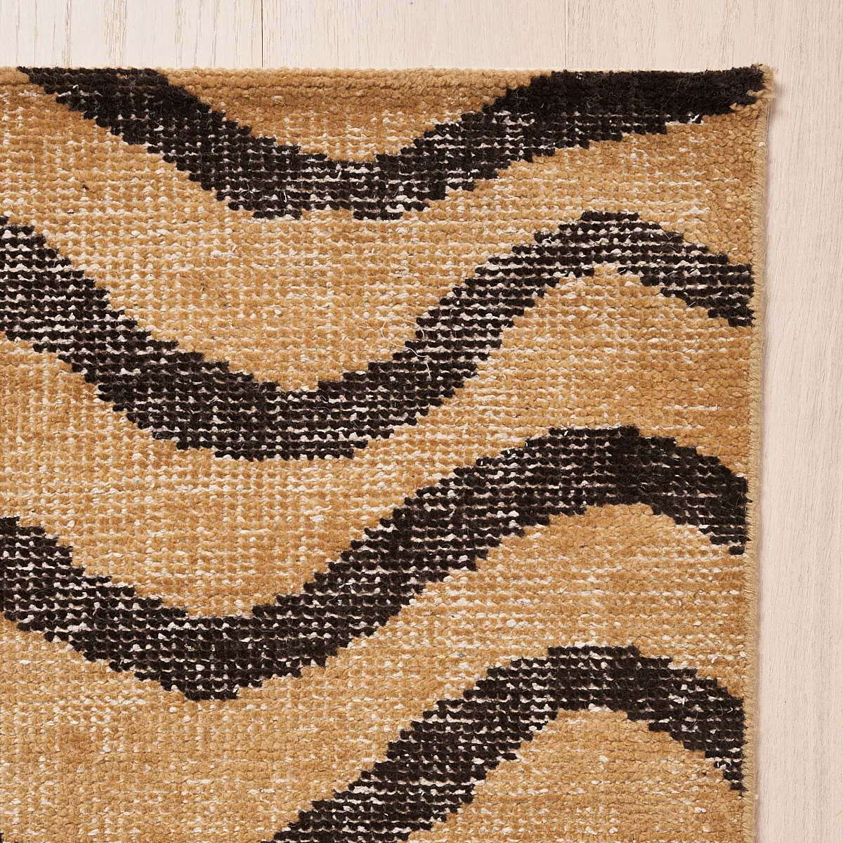 Zebre Hand-Knotted Rug_ BROWN & BLACK