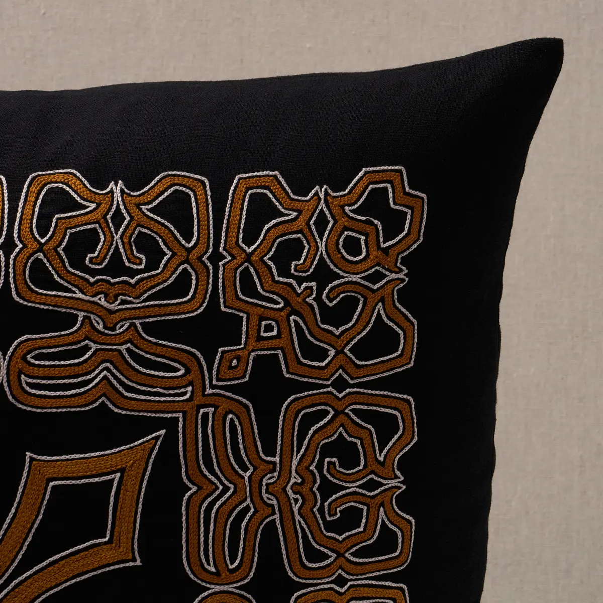 Jafri Pillow_ BLACK & BEIGE