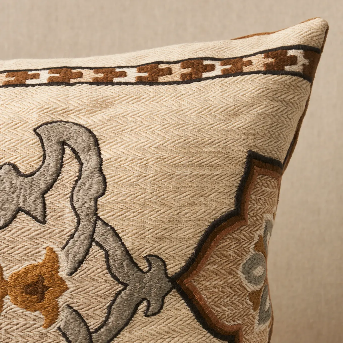 Temara Embroidered Print Pillow_ NATURAL