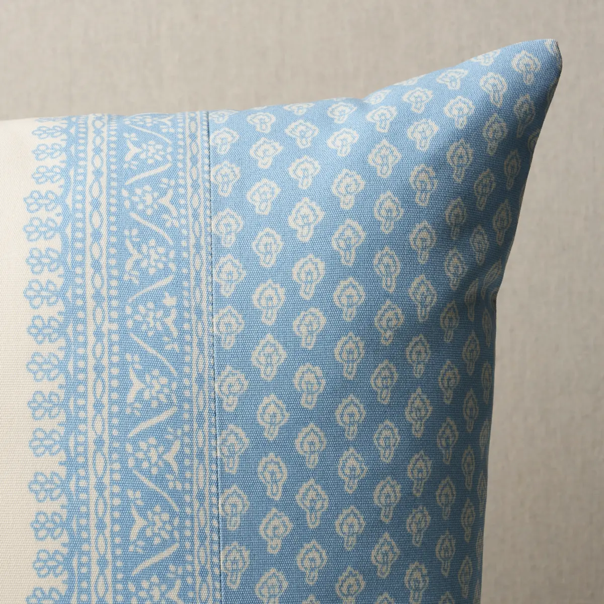 Hyacinth I/O Pillow_ CHINA BLUE
