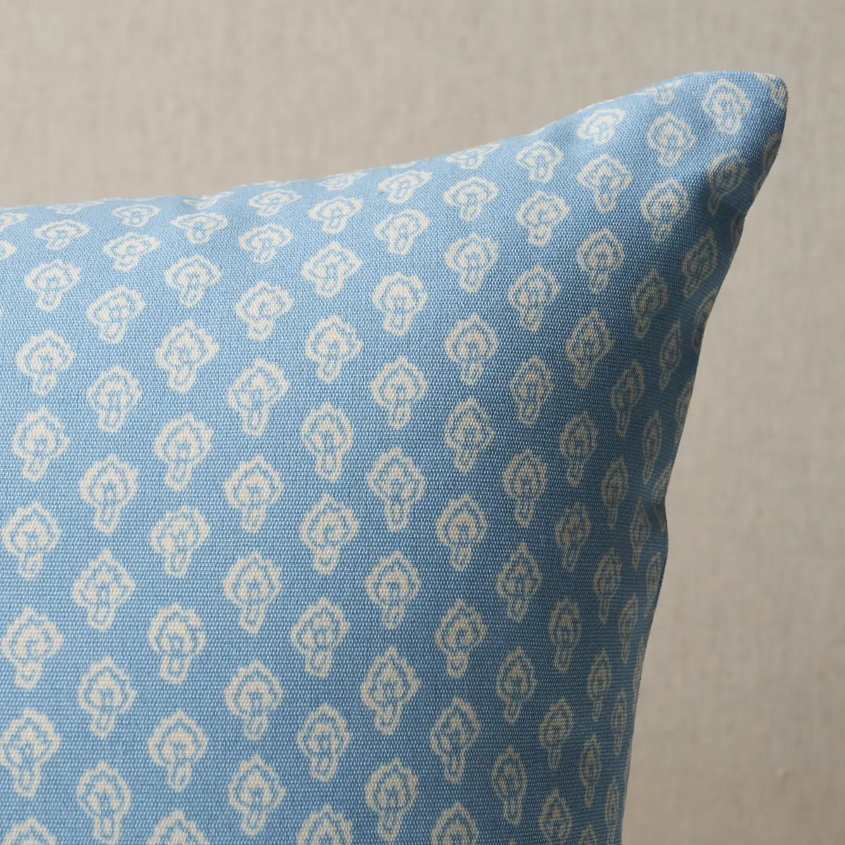Hyacinth I/O Pillow_ CHINA BLUE