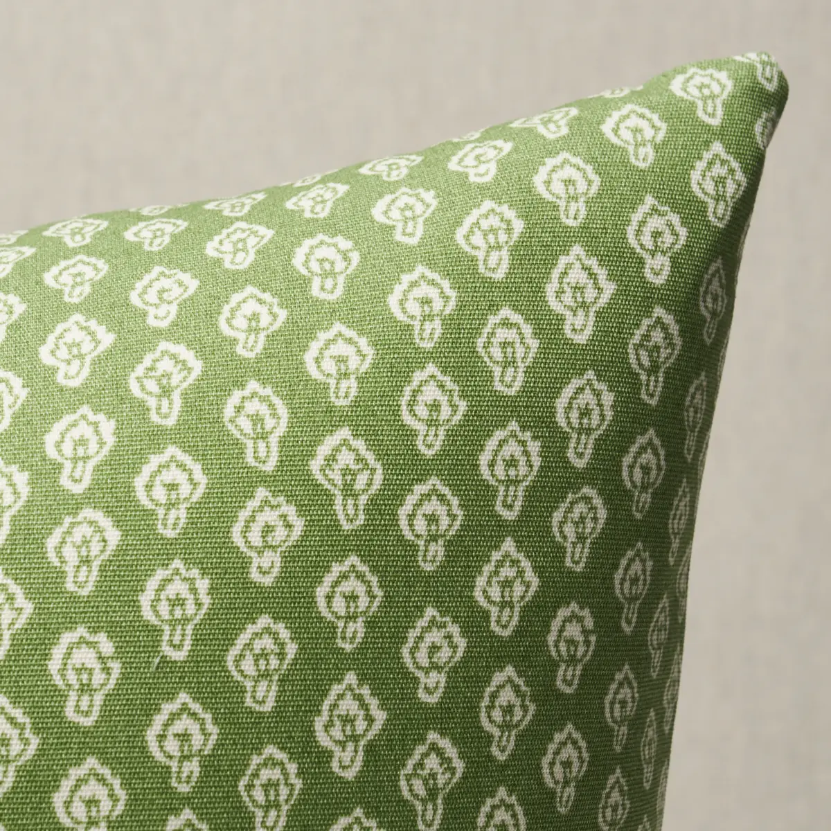 Hyacinth I/O Pillow_ LEAF GREEN