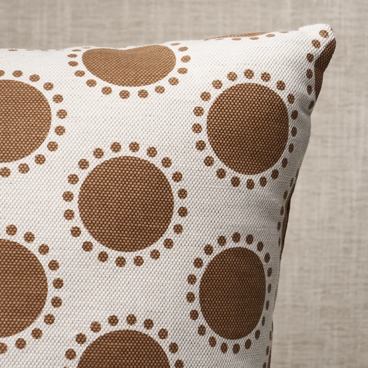 Oompa Pillow_ UMBRA