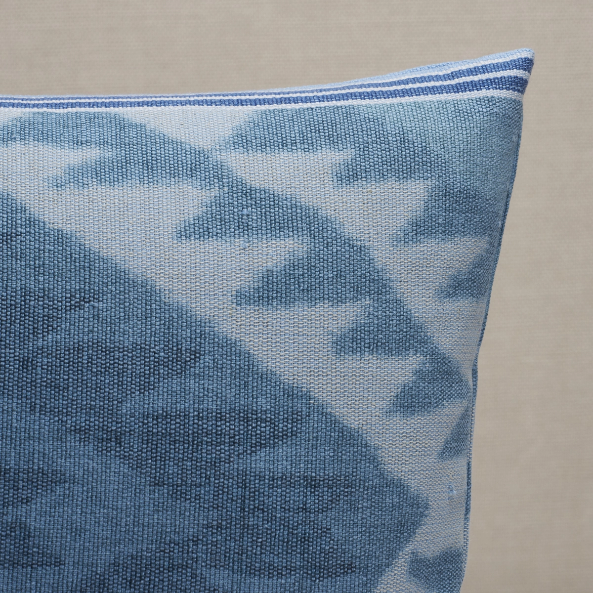 Shabba Warp Print Pillow_ BLUES